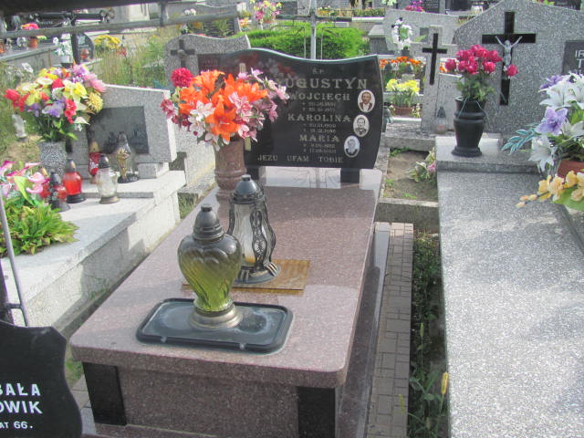 Grób Karolina Augustyn